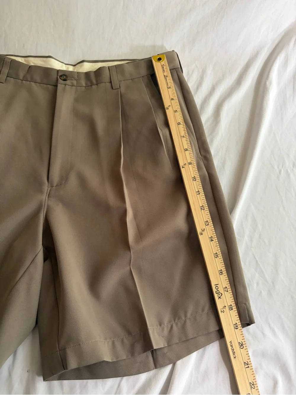 Haggar Generations Pleated Khaki Shorts Size 34 Men’s Casual Shorts